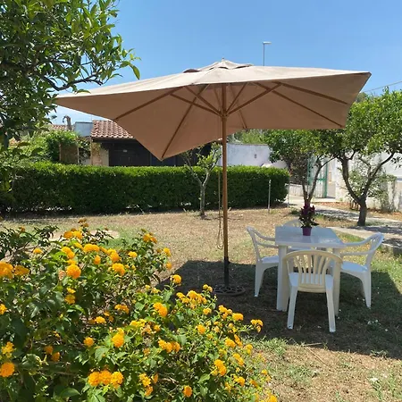 A Casa Di Alfredo Depandance In Βίλα Λέτσε